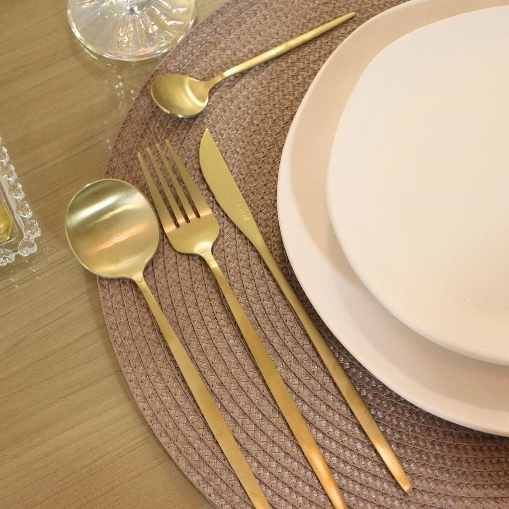 Set de Cubiertos Dorados de Acero Inoxidable – 24 Piezas
